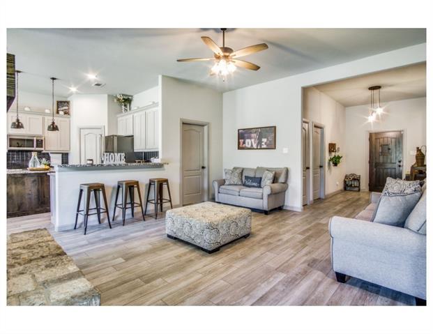 116 Greyhound Ln in Poolville, TX - Building Photo - Building Photo