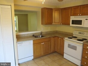 9038 St Steven Ct in Manassas Park, VA - Building Photo - Building Photo