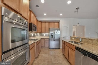 458 Exchange Avenue in Gaithersburg, MD - Building Photo - Building Photo