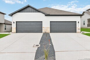 367 Cross Barn Blvd in Buda, TX - Building Photo