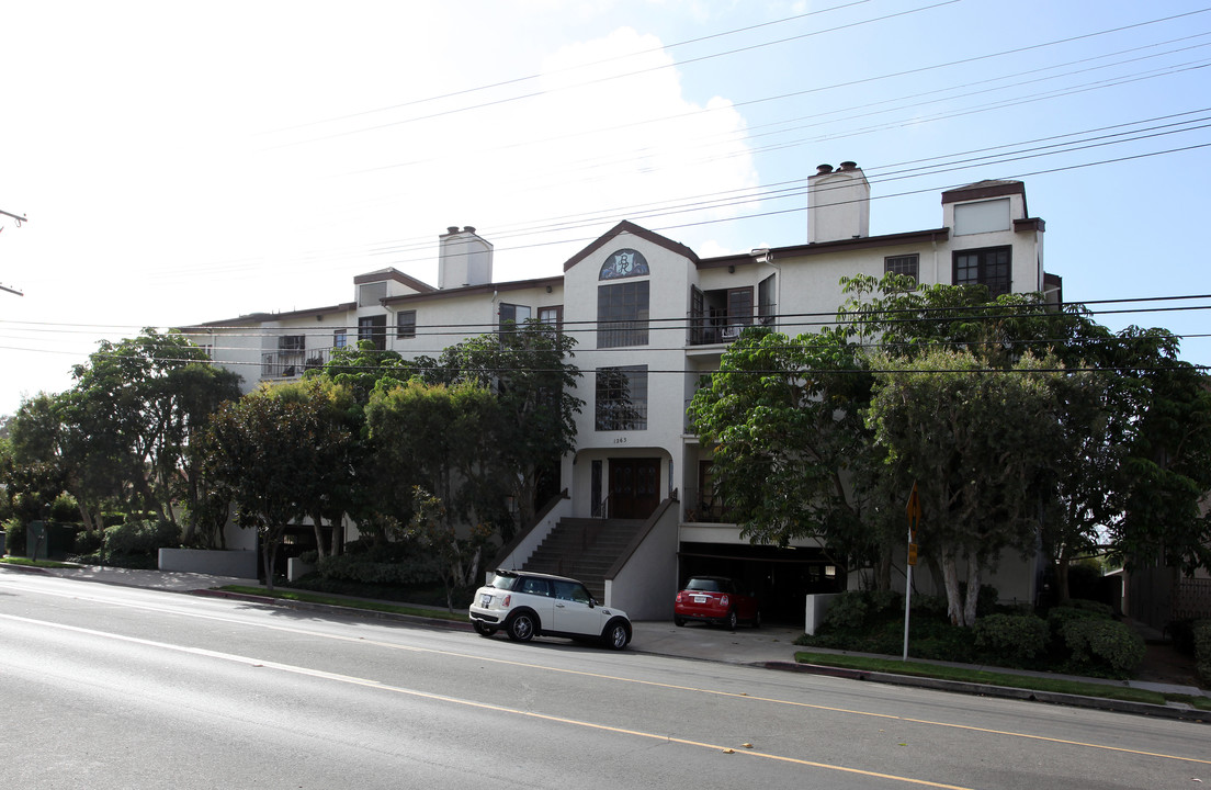 Robinson Terrace in San Diego, CA - Building Photo