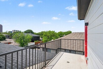 2217 N Fitzhugh Ave in Dallas, TX - Building Photo - Building Photo