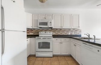 2660 North Ave, Unit 238 in Bridgeport, CT - Foto de edificio - Building Photo