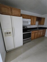 10841 SW 7th St, Unit 3 in Miami, FL - Foto de edificio - Building Photo