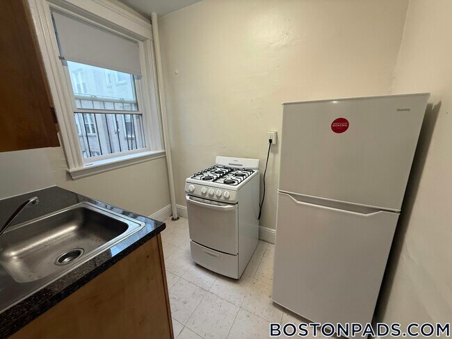 1185 Boylston St