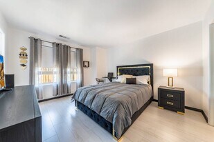 7225 Cedar Rd in Los Angeles, CA - Building Photo