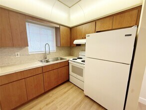 216 SW 10th St in Hallandale Beach, FL - Building Photo - Building Photo