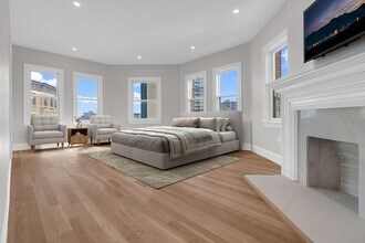 1485 Beacon St, Unit 3 in Brookline, MA - Foto de edificio - Building Photo