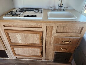 15231 S Wild Bill Rd in Yucca, AZ - Building Photo - Building Photo