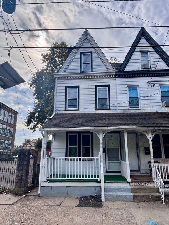 279 Tyler St in Trenton, NJ - Building Photo