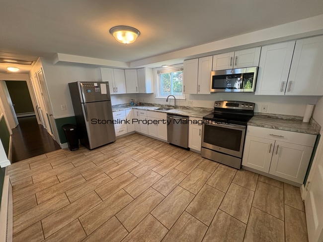 50 Greylock Rd in Bristol, RI - Building Photo - Building Photo