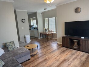 AUGUST MOVE IN!!! 3 bedroom 3 Bathroom Duplex Next Door to Blinn! in Bryan, TX - Building Photo - Building Photo