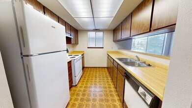 1197 Lancers Ln, Unit C in Redding, CA - Building Photo - Building Photo