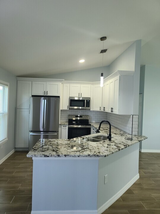 674 Beard Ave in Sebastian, FL - Building Photo