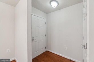 4191 S Four Mile Run Dr in Arlington, VA - Building Photo - Building Photo