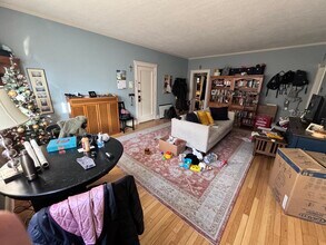 18 Alton Pl, Unit 4 in Brookline, MA - Building Photo - Building Photo