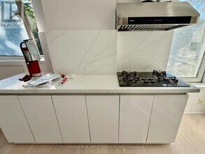 2 Bellwoods Park in Toronto, ON - Building Photo - Building Photo