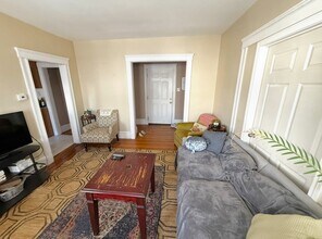 49 Conwell Ave, Unit 2 in Somerville, MA - Building Photo - Building Photo
