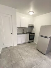 75 N Walnut St in East Orange, NJ - Building Photo - Interior Photo