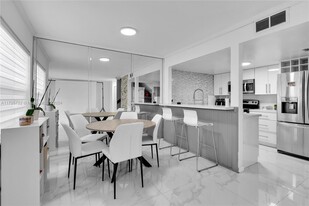 8575 NW 5th Ter, Unit 1504 in Miami, FL - Building Photo