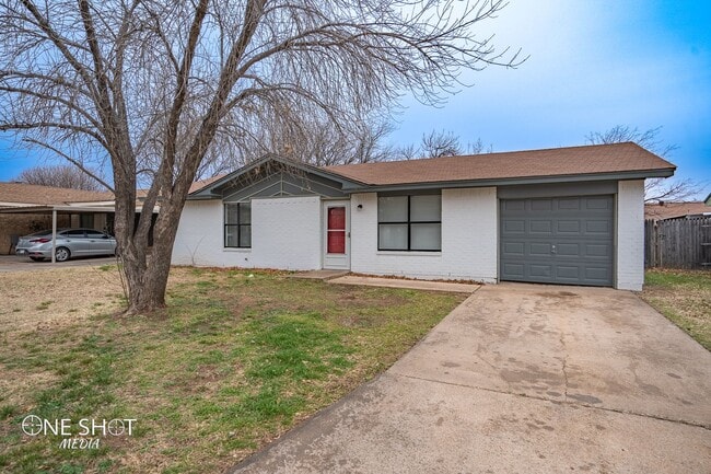 1718 N Mockingbird Ln
