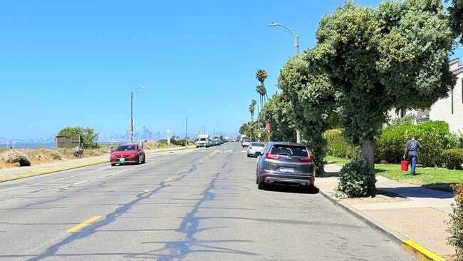 2101 Shore Line Dr in Alameda, CA - Building Photo - Building Photo