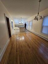 57 Grove St, Unit 1 Apartamentos