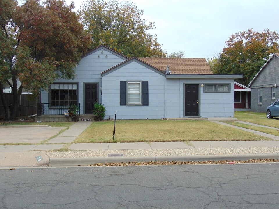 1713 23rd St in Lubbock, TX - Building Photo