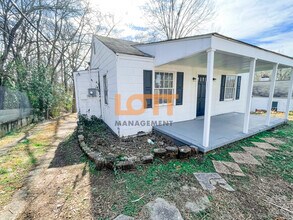 10 Lowndes Ave in Greenville, SC - Building Photo - Building Photo