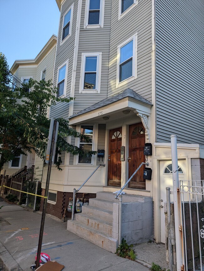 175 Elm St, Unit 3