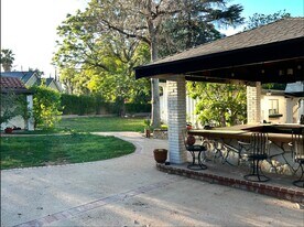 5649 Calvin Ave in Los Angeles, CA - Building Photo