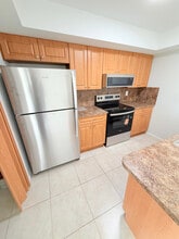 1102 SE 8th Terrace, Unit D in Cape Coral, FL - Building Photo - Building Photo