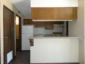 905 W 11th St N-Unit -101 in Wichita, KS - Building Photo - Building Photo