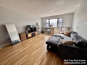 97 Spring St, Unit C5 in Boston, MA - Foto de edificio - Building Photo