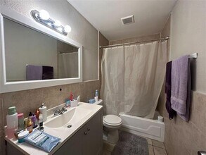 201 Thompson St in Everman, TX - Building Photo - Building Photo