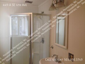 449 SE 4th Ave in Hillsboro, OR - Building Photo - Building Photo