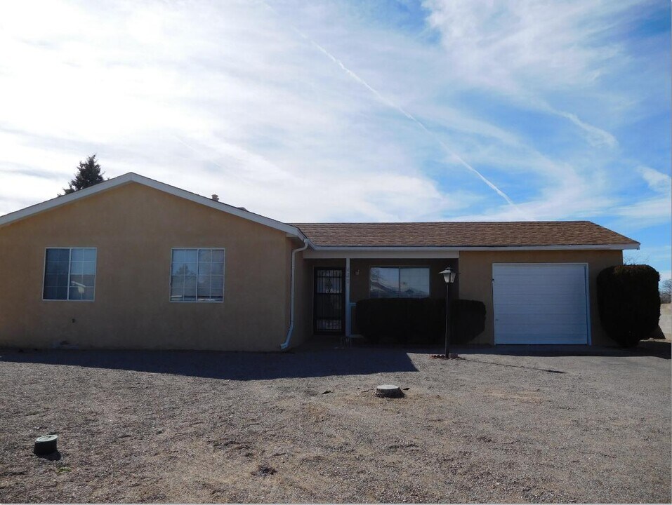 420 Vancouver Pl SE in Rio Rancho, NM - Foto de edificio