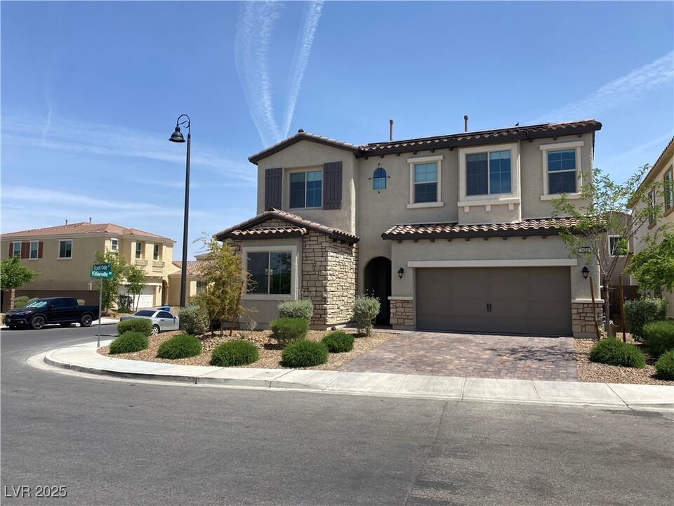 2426 Quiet Ode St in Henderson, NV - Building Photo