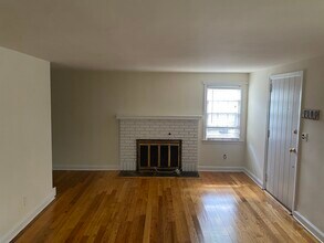 621 Greenbrook Rd in North Plainfield, NJ - Building Photo - Building Photo