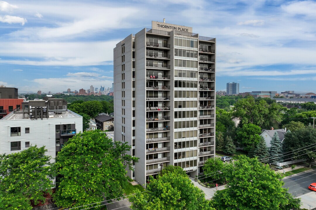 Thornton Place Apartments in Minneapolis, MN - Foto de edificio