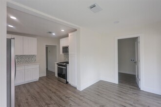 602 Higgins St in Humble, TX - Building Photo - Building Photo