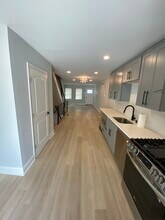 1525 Manton St in Philadelphia, PA - Foto de edificio - Building Photo