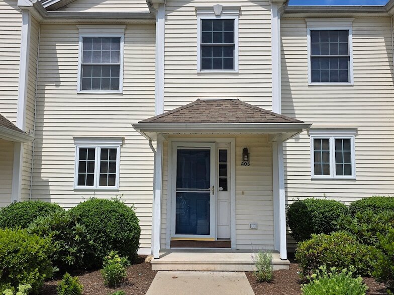 148 Mathewson St in Griswold, CT - Building Photo