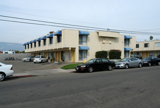 Silverwood Townhouses in Goleta, CA - Building Photo - Building Photo