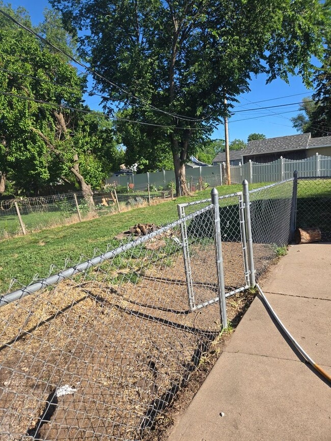 2512 W 6th St in Hastings, NE - Building Photo - Building Photo