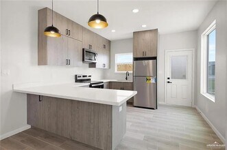 9206 N 56th Ln, Unit 1 in Mission, TX - Building Photo - Building Photo