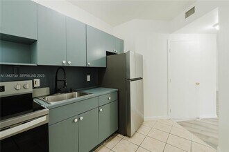 109 NW 6th Ave in Miami, FL - Building Photo - Building Photo