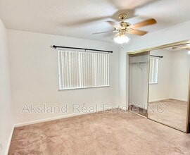 174 McGinnis Ave in Manteca, CA - Foto de edificio - Building Photo