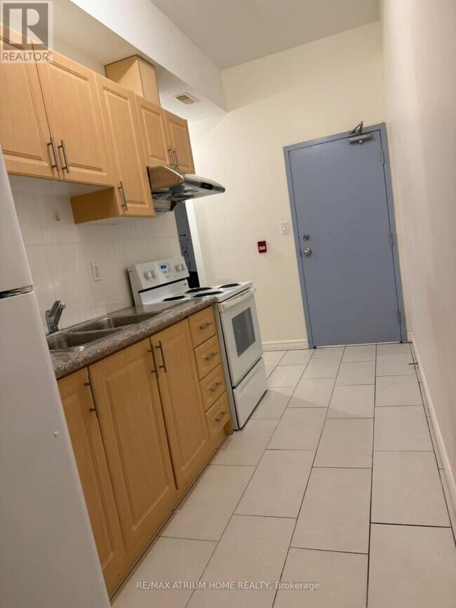 413 Spadina Ave. in Toronto, ON - Building Photo - Building Photo