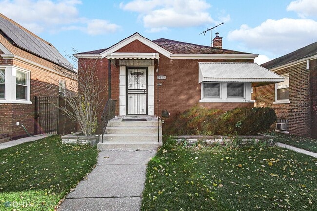 property at 5315 S Hamlin Ave